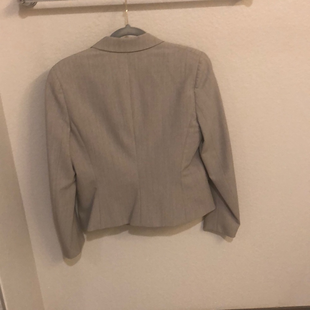 Theory blazer size 10! - Picture 2 of 13